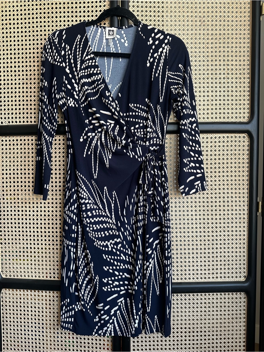 Anne Klein Navy & Cream Foliage Print Wrap Dress size 4
